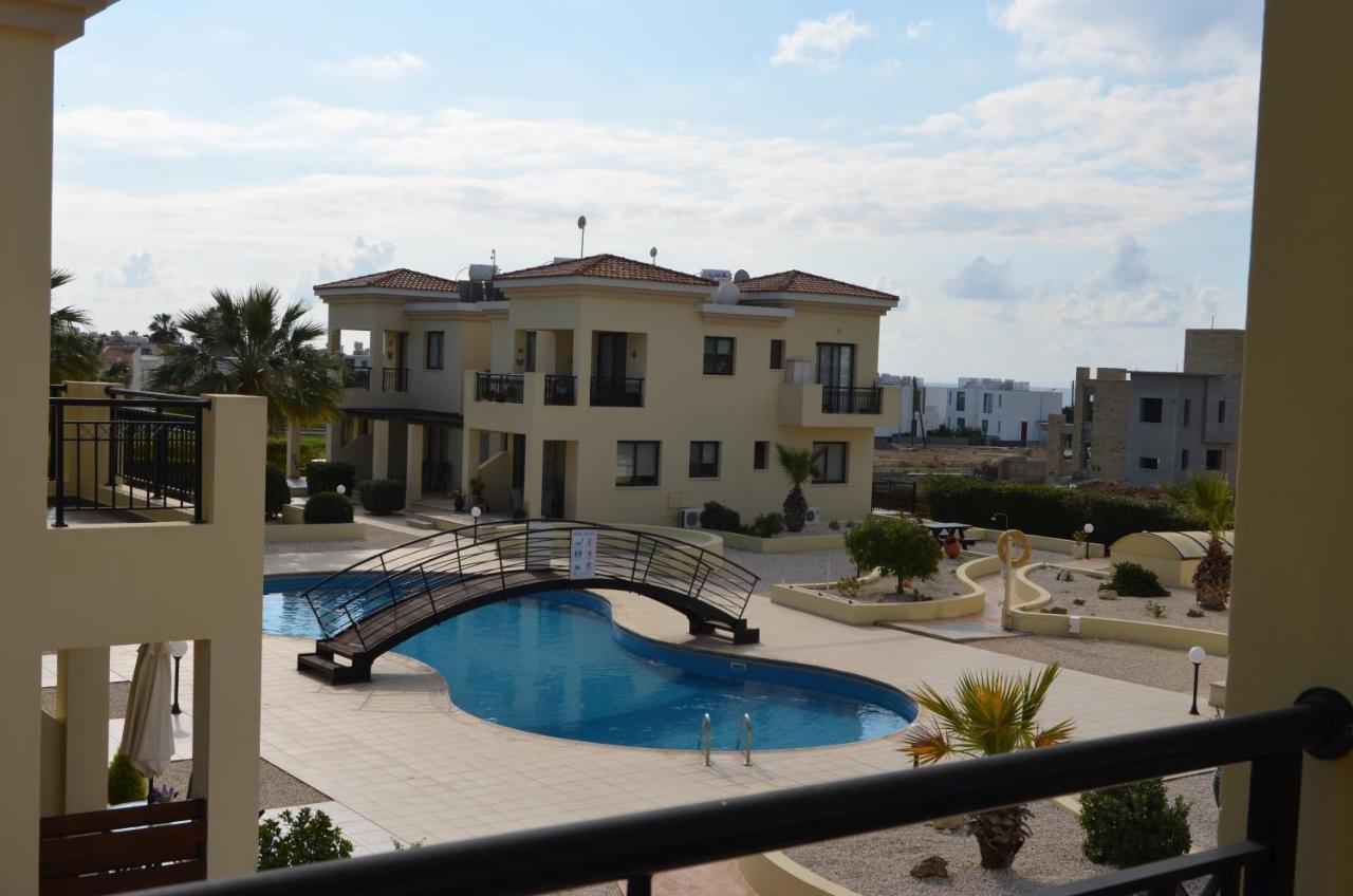 Faros Beach Apartment A102 Paphos Eksteriør billede