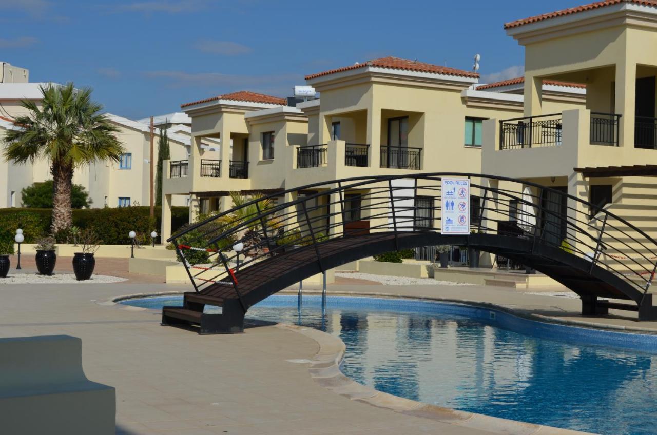 Faros Beach Apartment A102 Paphos Eksteriør billede