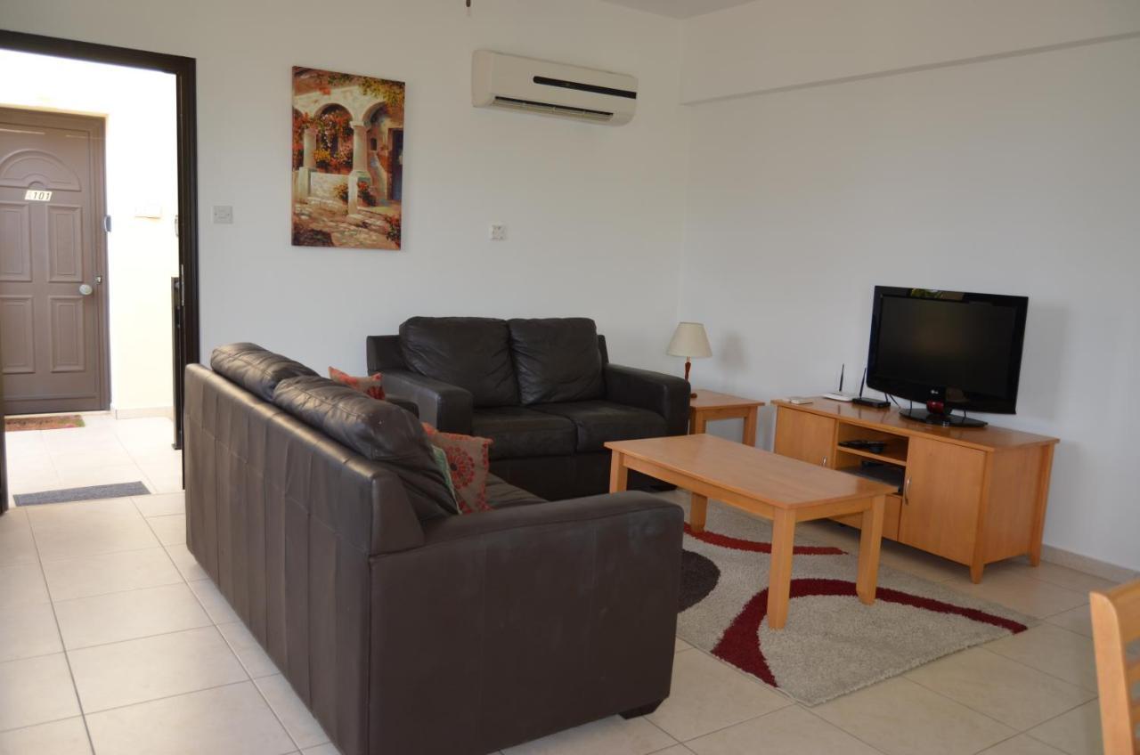 Faros Beach Apartment A102 Paphos Eksteriør billede